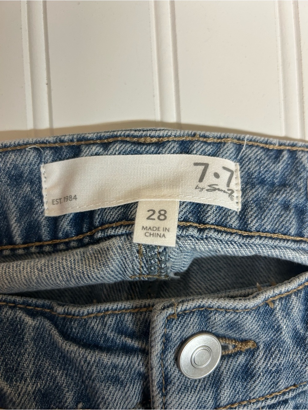 Seven7 High-Rise 90s Short Distressed Denim Shorts Size 28 - Picture 6 of 9